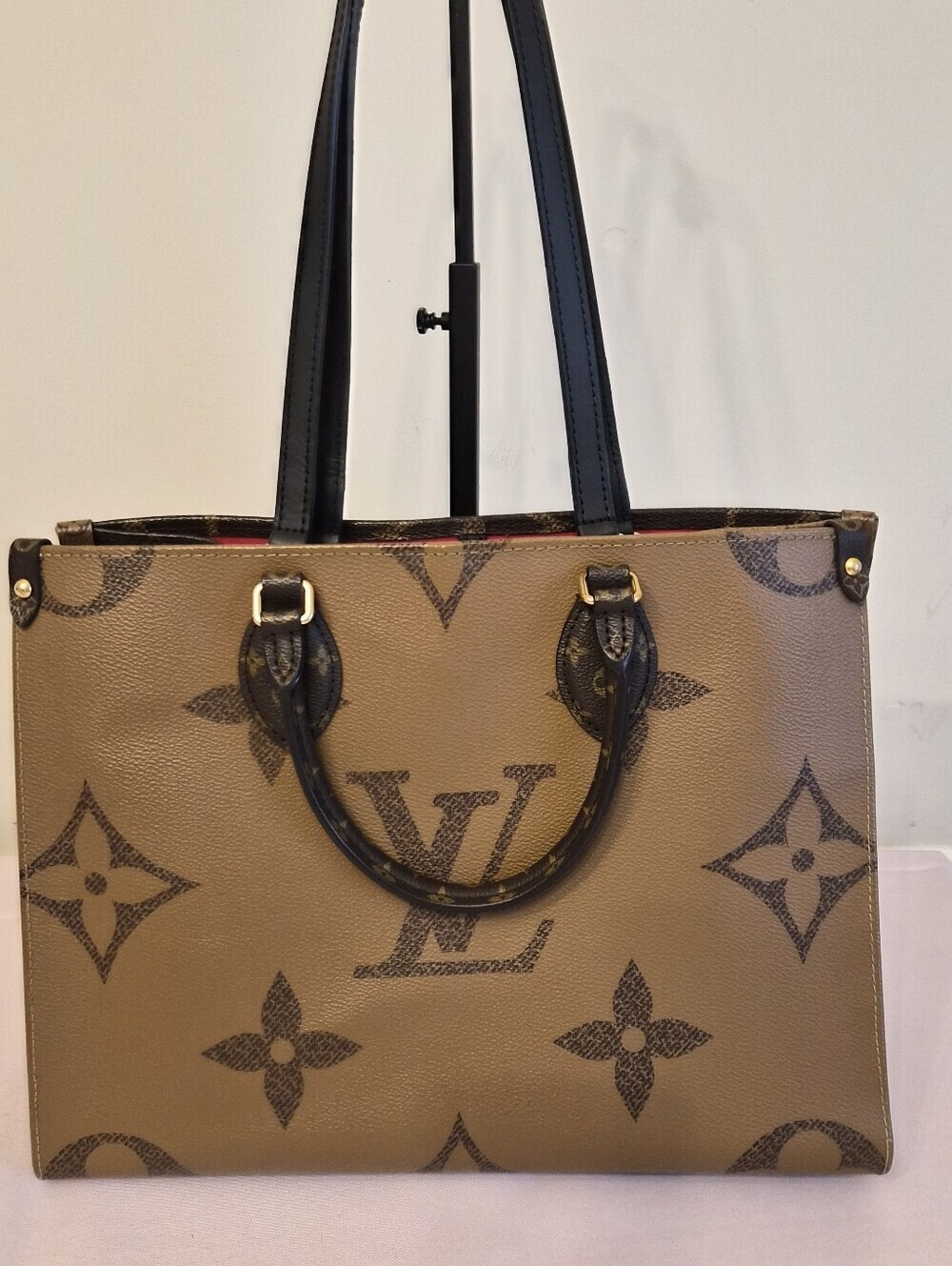 Louis Vuitton OnTheGo MM Giant Monogram Reverse Tote | COA - Microchipped